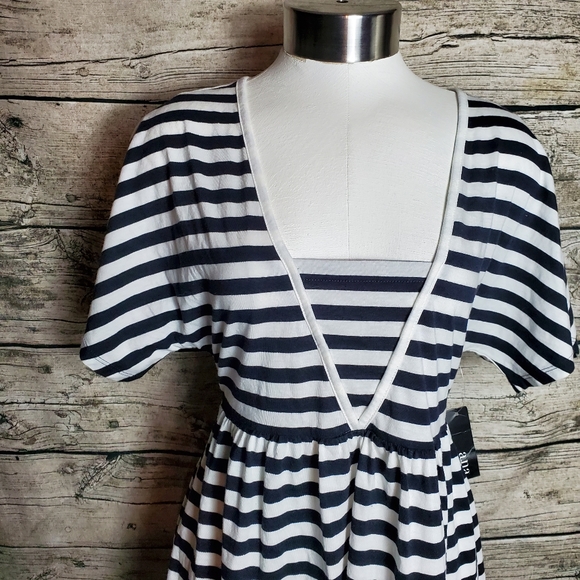 A.n.a Summer Black/White Dress Size Large.Pit to pit approx: 17 inches Right - Picture 2 of 9